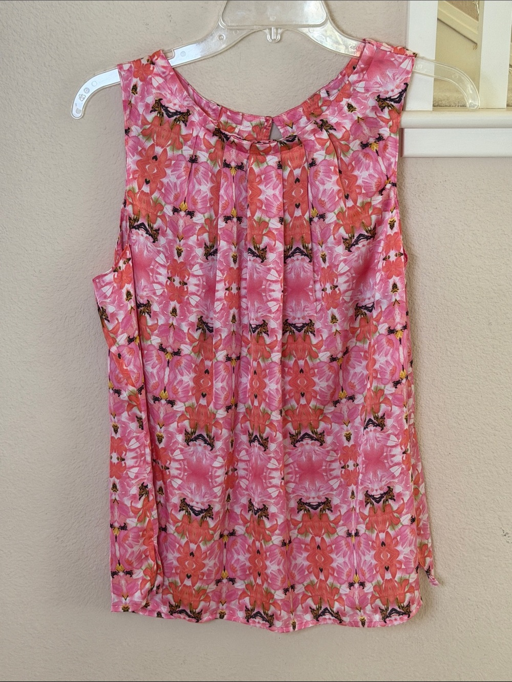 Chaus Pink and Coral Floral Sleeveless Blouse